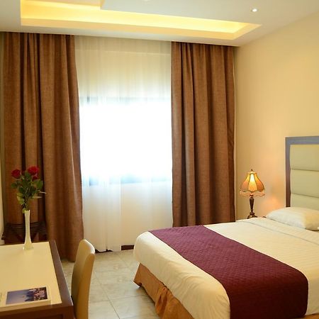 Arcadia Hotel Suites Charjah Extérieur photo