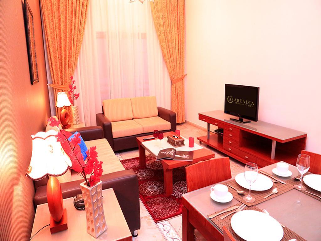 Arcadia Hotel Suites Charjah Chambre photo
