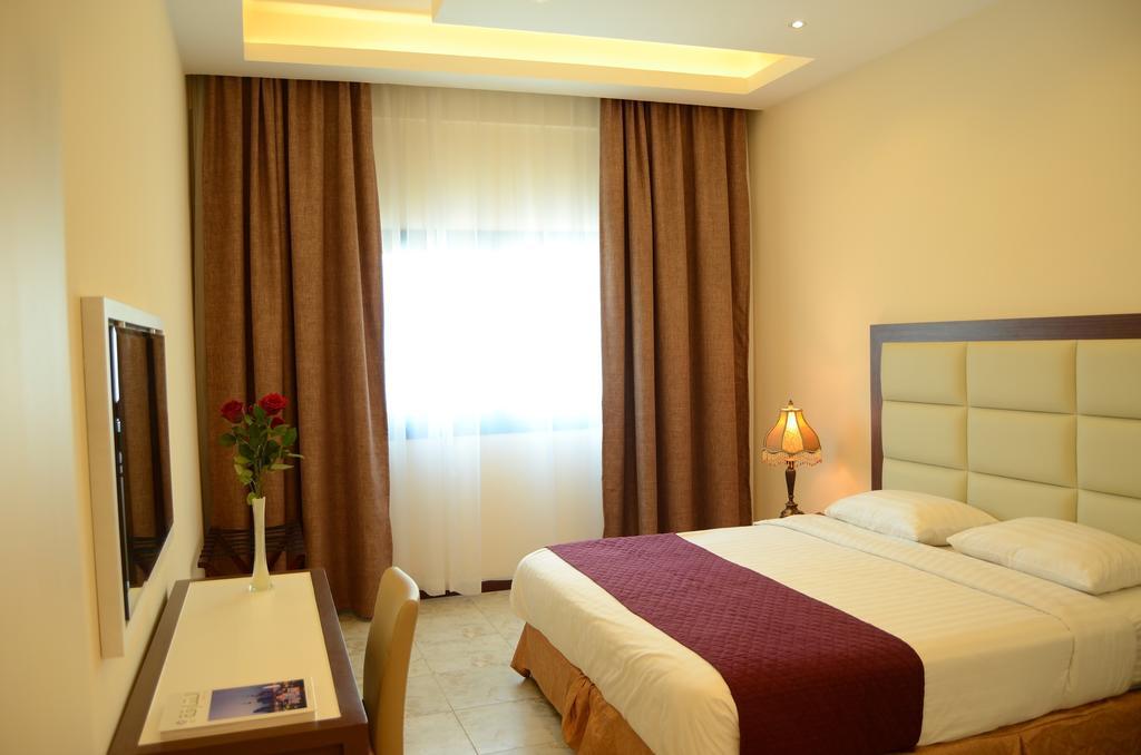 Arcadia Hotel Suites Charjah Extérieur photo