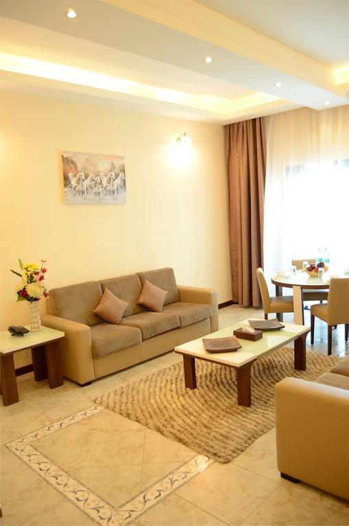 Arcadia Hotel Suites Charjah Extérieur photo