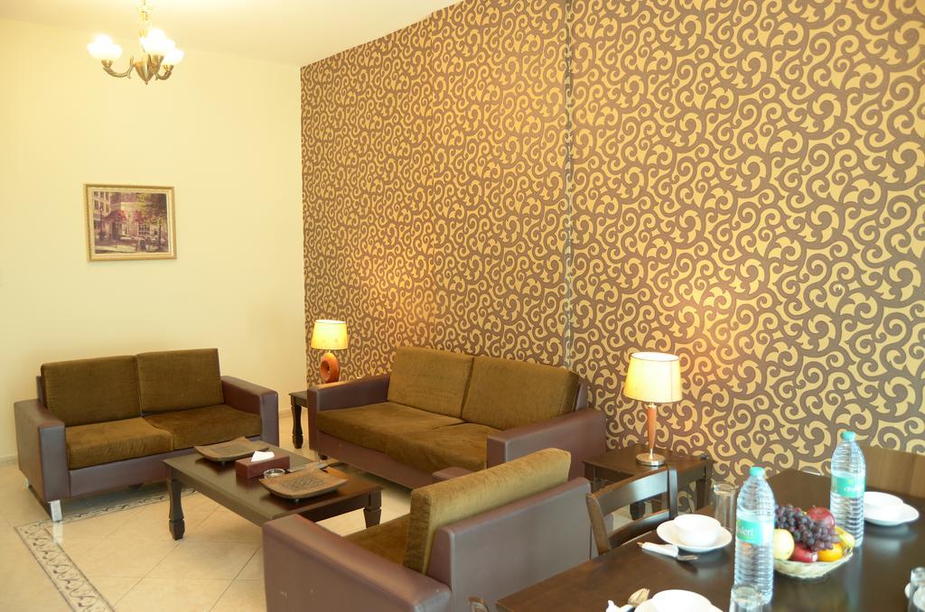 Arcadia Hotel Suites Charjah Extérieur photo