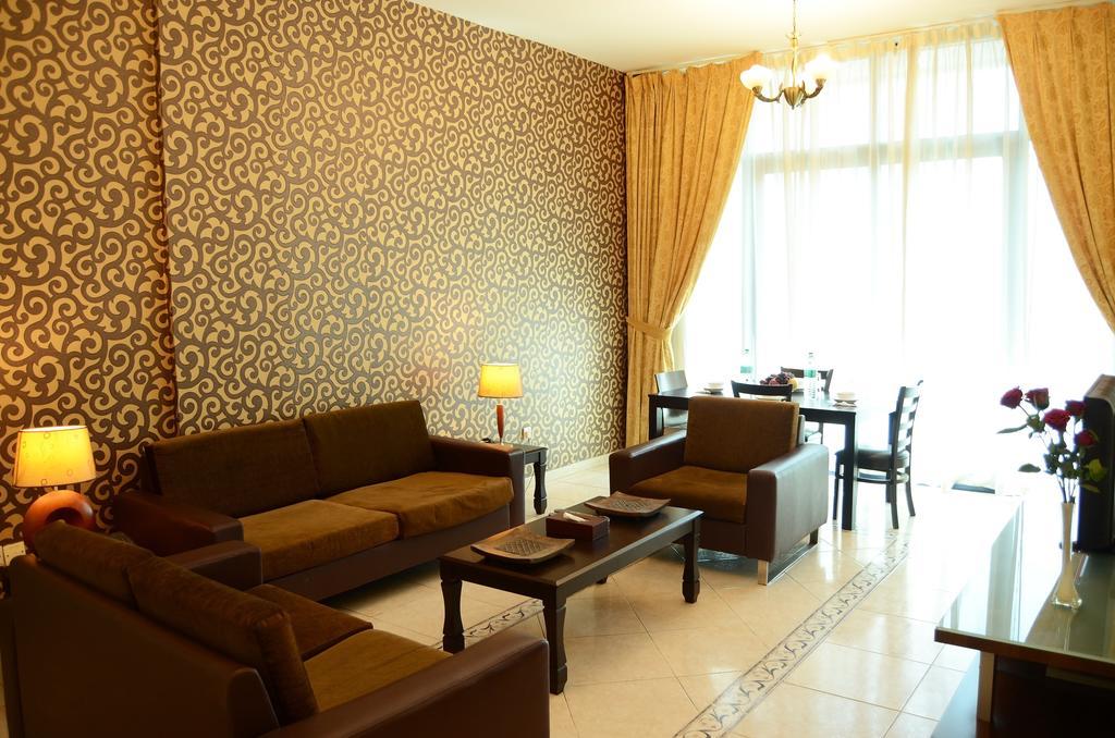 Arcadia Hotel Suites Charjah Extérieur photo